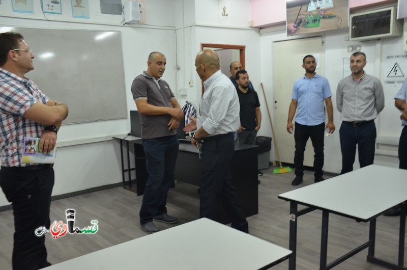 كفرقاسم- فيديو: نواب وأعضاء المجلس البلدي يشاركون الطلاب افتتاح عامهم الدراسي  باجواء بهيجة .